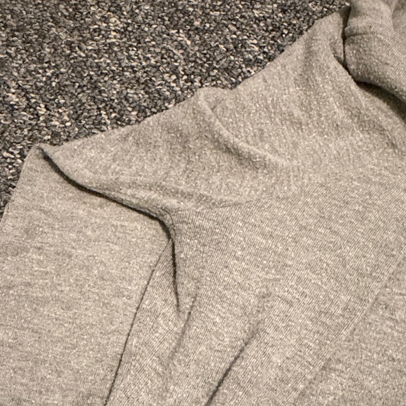 Gray Long Sleeve Sweater - Picture 7 of 7